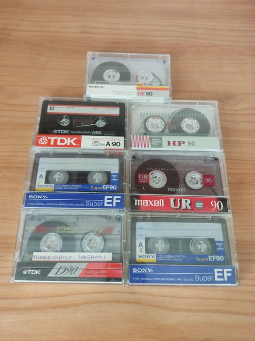 Лот аудіо касет TDK, Sony, Maxell, LG.