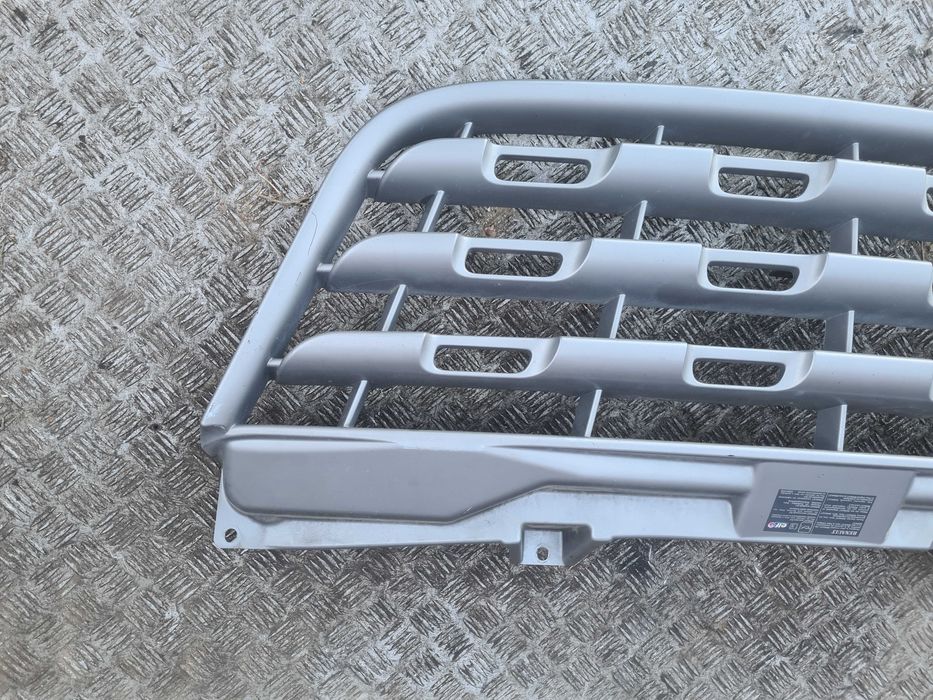 Renault Master III 2.3 grill atrapa oryginał Movano