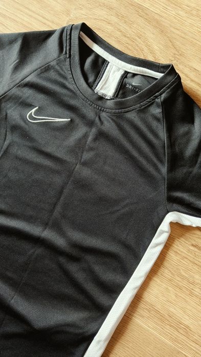 T-shirt Nike DRI-FIT (8-10lat)