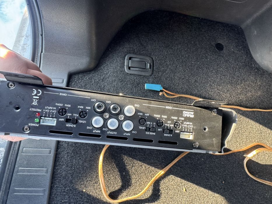 Сабвуфер JBL GT5-1204BR та Автопідсилювач