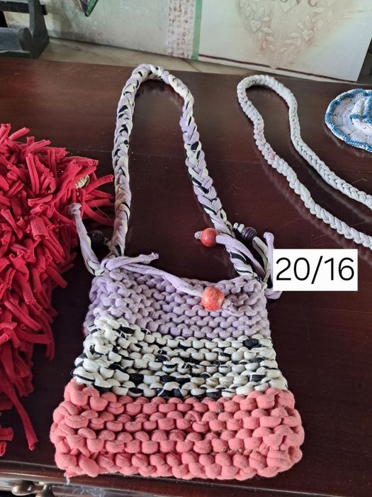 Malas e bolsas telemoveis em croche
