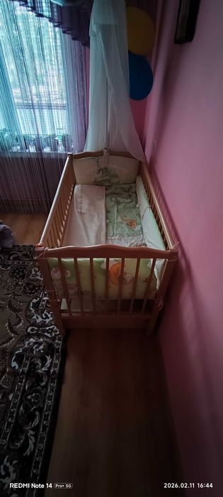 Дитяче ліжечко. З балдахіном.