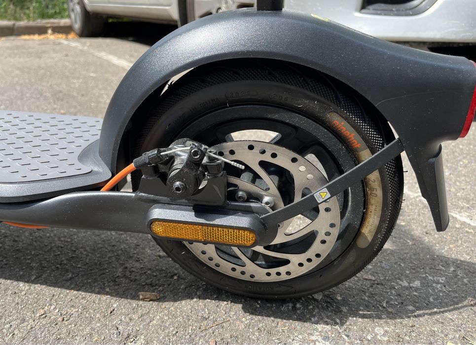 Ninebot f30d електросамокат