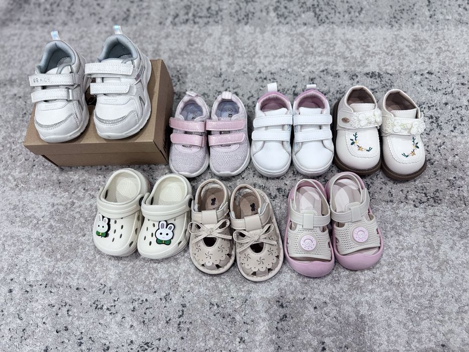 Дитяче взуття на дівчинку
