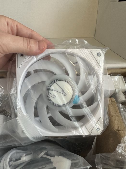 Продам Gigabyte Aorus Waterforce ll 360 Ice