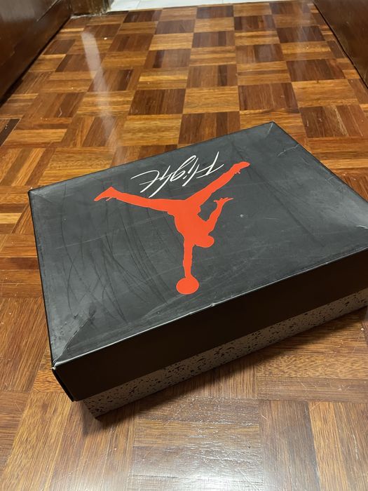 Jordan retro  cinzentos