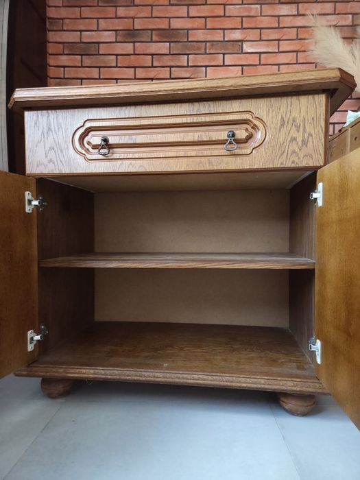 Komoda dębowa w stylu klasycznym / retro – solidna