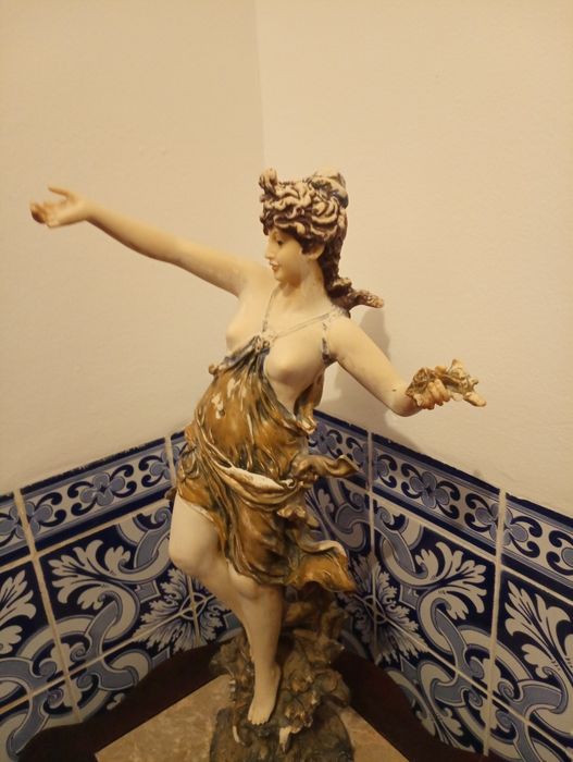 Estátua em Marfinite 52 cm*