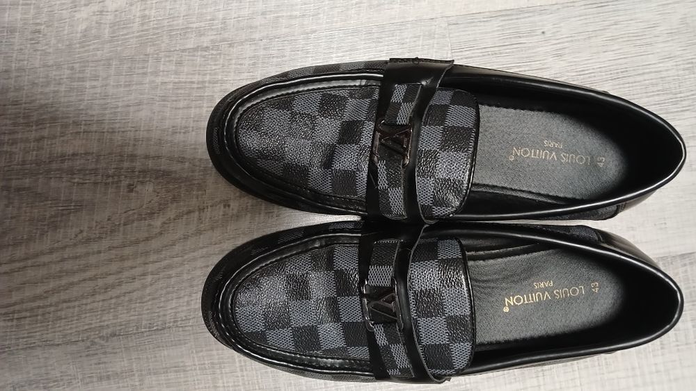 Чоловічі туфлі замінник. 43 розмір .