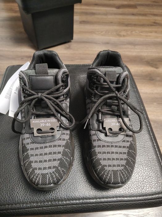 Buty młodzieżowe 39