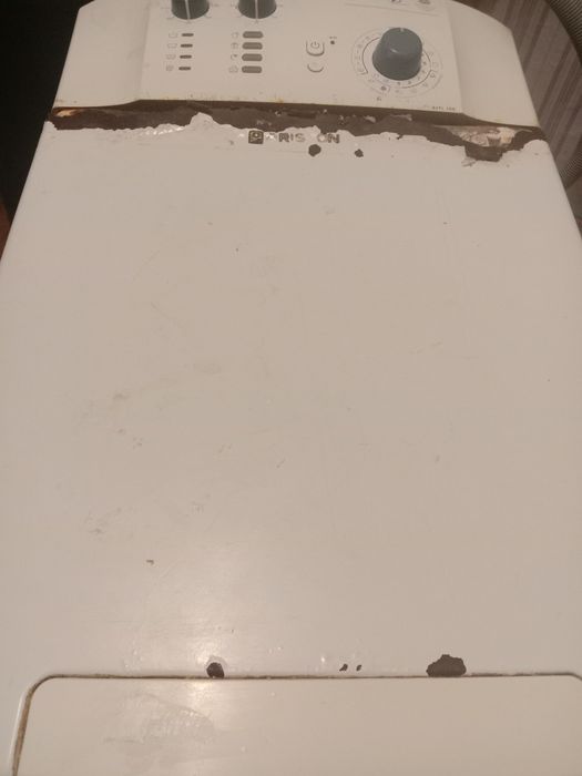 Продам Аристон  стиральную машину  б/у матор целый под ремонт