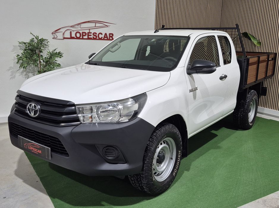 Toyota Hilux 2.4D-4D - 3 LUG. | GARANTIA | NACIONAL - 150.000KM