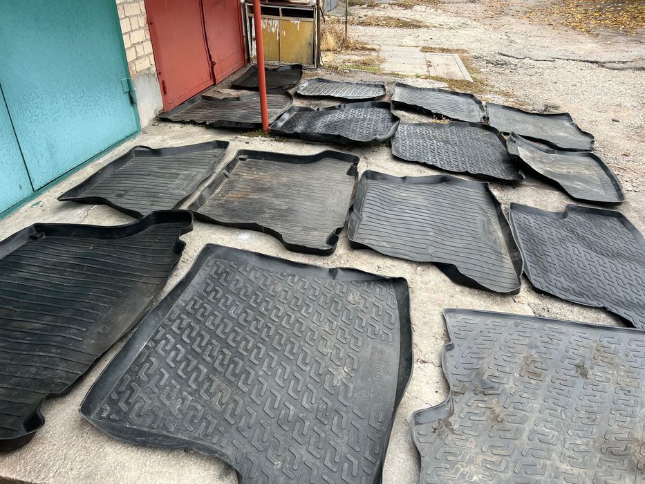 Коврики в багажник