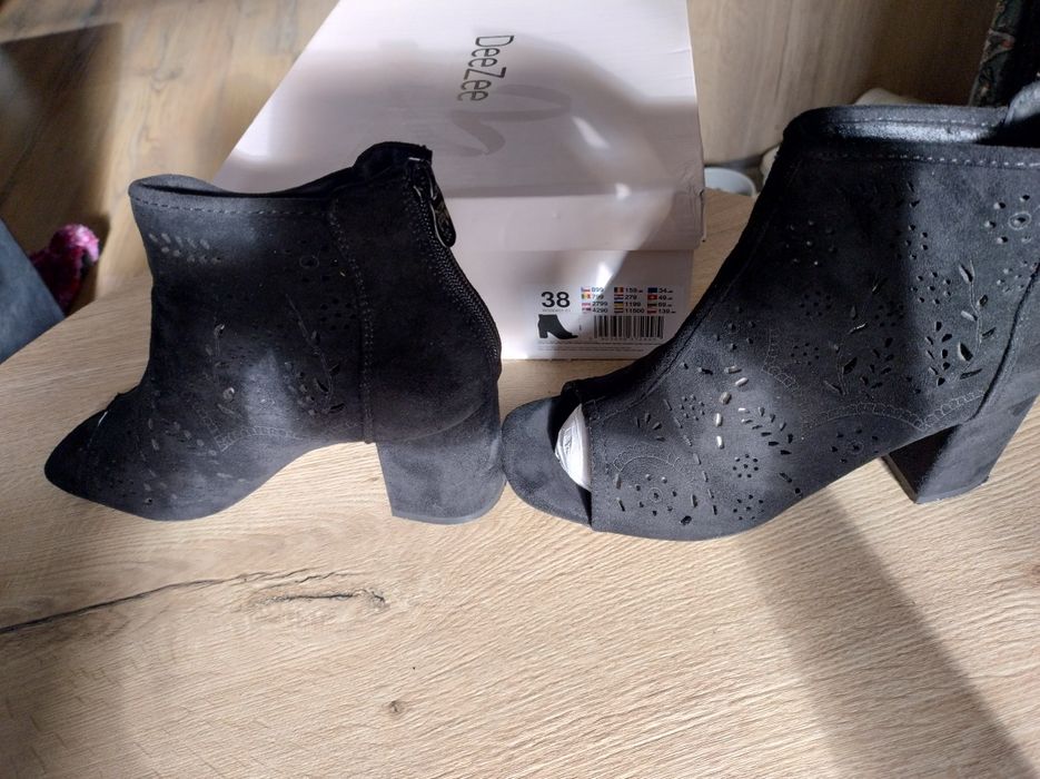 Buty na obcasie roz 38