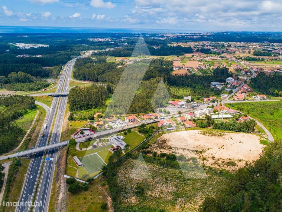 Terreno para construção de Armazéns - Junto acesso A29