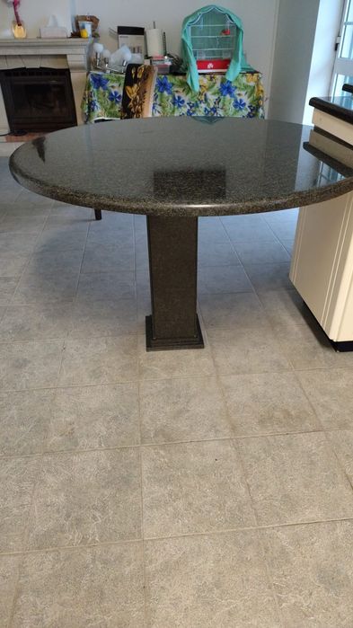 Mesa em Granito preto