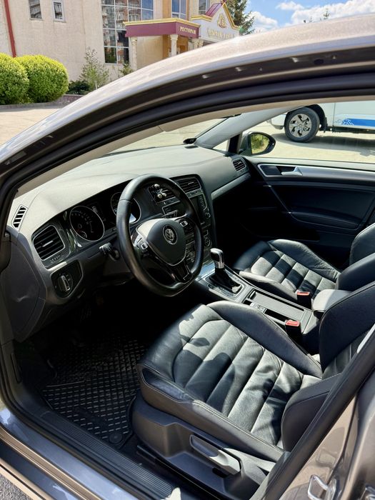 Volkswagen e-Golf 2016 VIN WVWZZZAUZHW901650 фото оголошення 9 з 17