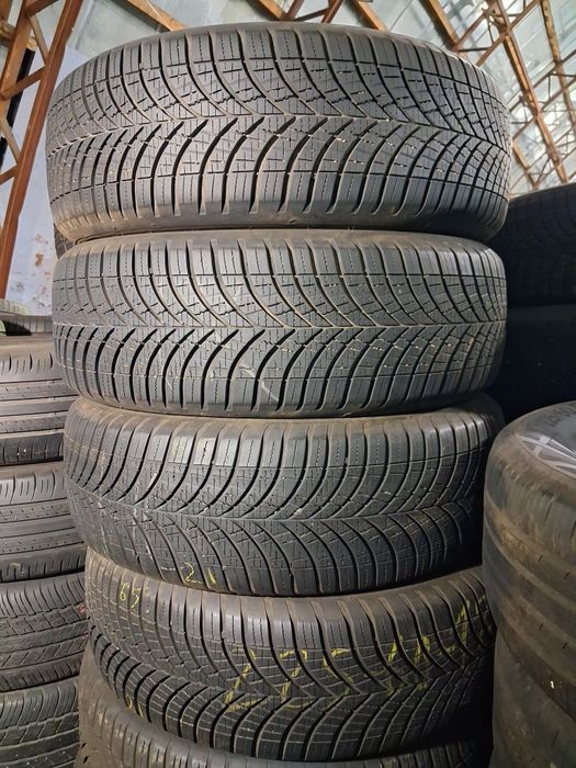 225/60 R18 Goodyaer Vector 4seasons Комплек , Пара