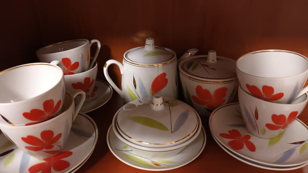 .  Молочник  Довбыш.  Сервиз. Чайные пары,  чашки.