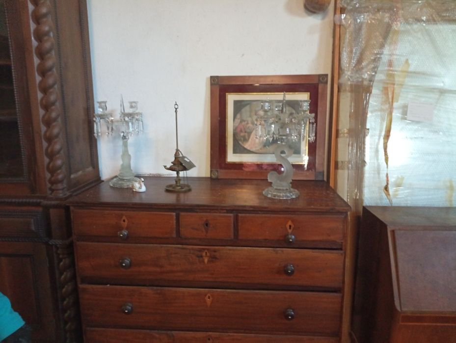 Recheio de loja de antiguidades