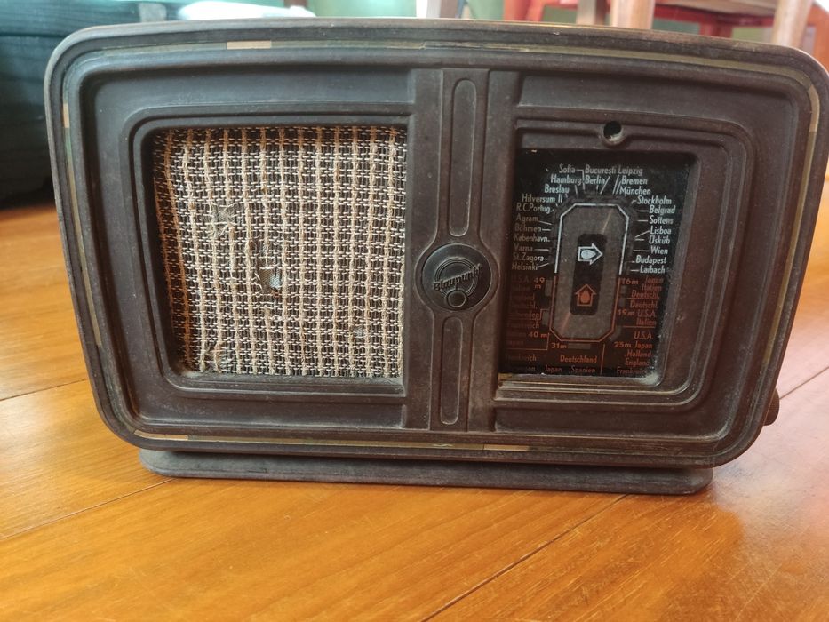 Rádio antigo Blaupunkt da Segunda Grande Guerra. ZGW641 de 1941 / 1942