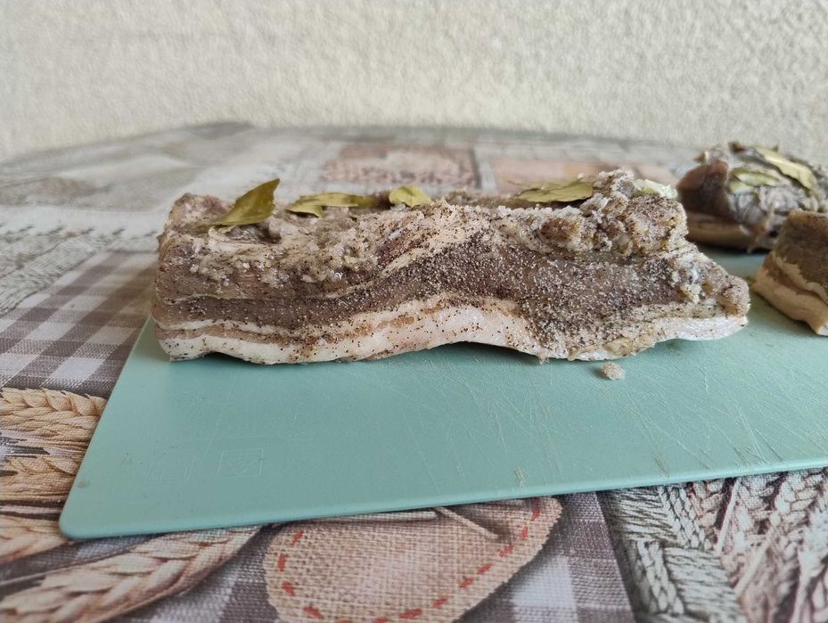 Słonina/Boczek/ Продам засоленное сало с мясной прослойкой со специями
