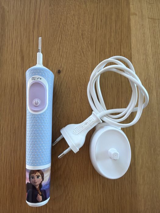 Szczoteczka elektryczna dla dzieci Oral-B Pro Kids 3+ Frozen