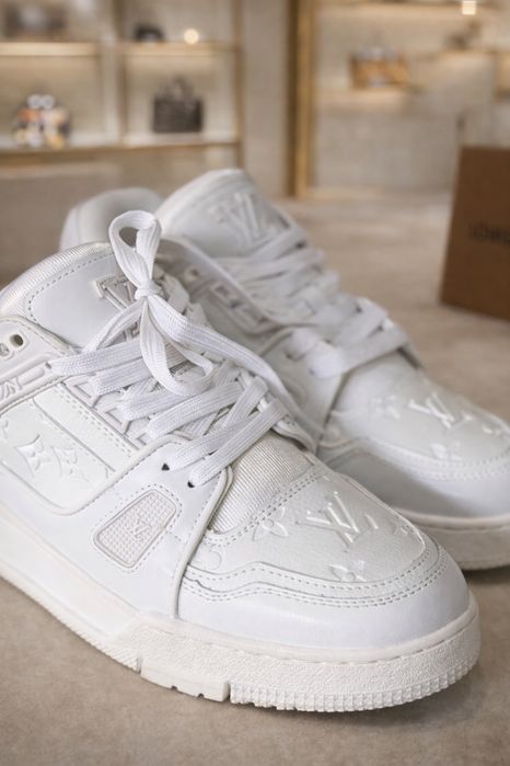 Louis Vuitton sneakersy z białej skóry z monogramem LV | Rozmiar 44
