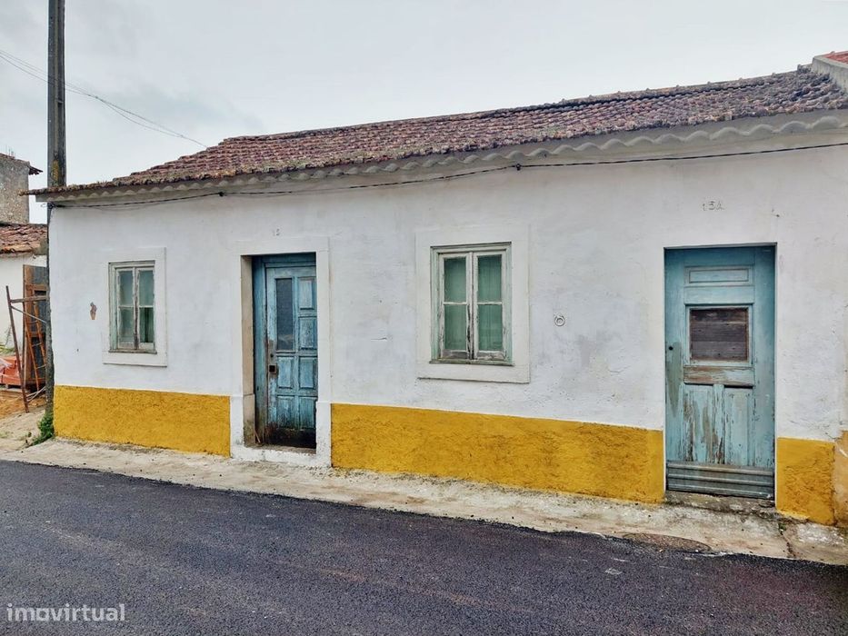 Moradia T2 para reconstruir