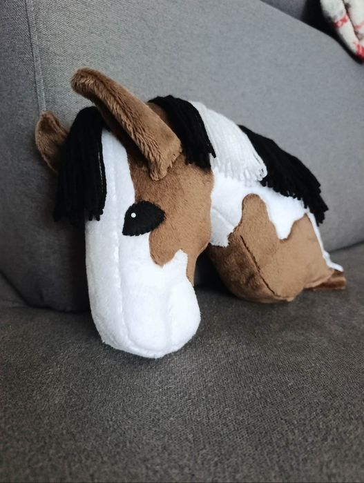 Srokaty hobby horse