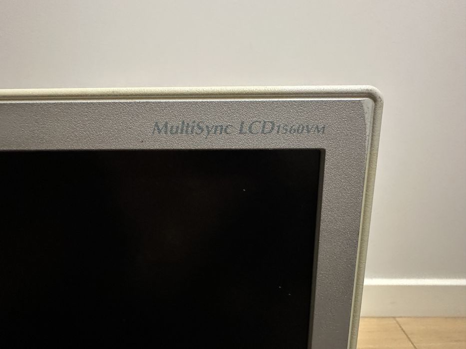 Monitor Retro MultiSync LCD 1560VM