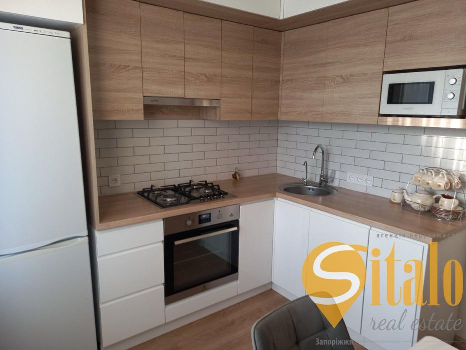 Двокімнатна на Південному з ремонтом. (020)