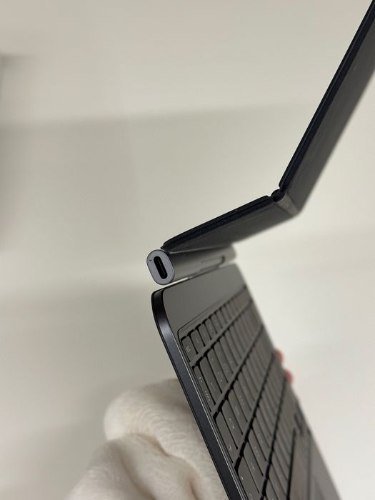 Magic Keyboard iPad Pro 11” M4/5