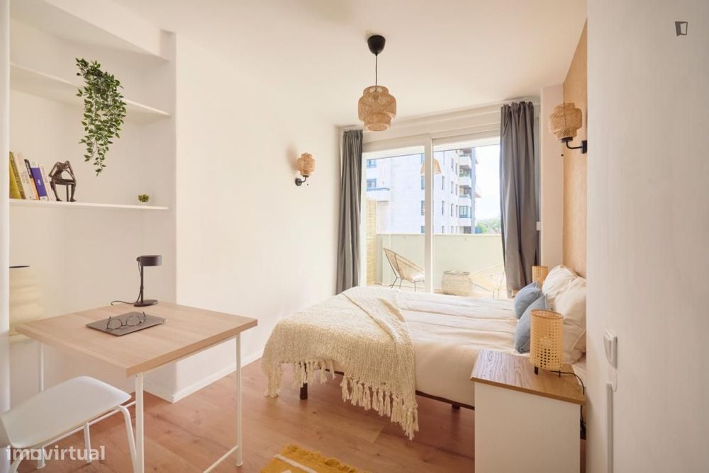 Quarto - localizado em Lapa Lisbon