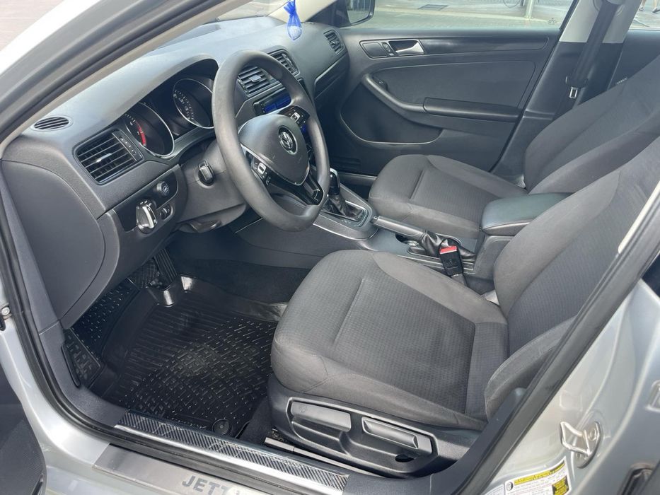 Jetta 6 2015 року 2,0 автомат 9500$