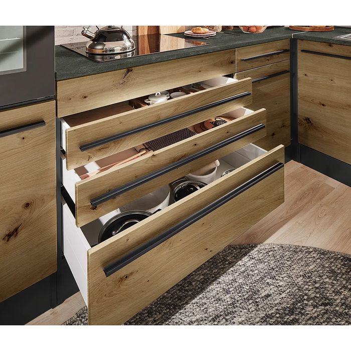 Nowoczesna kuchnia w stylu loft / industrial + czarne akcenty