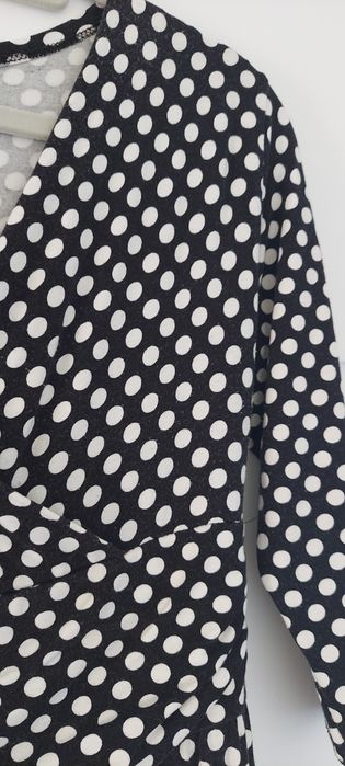 Sukienka midi czarna kopertowa w kropki L 40