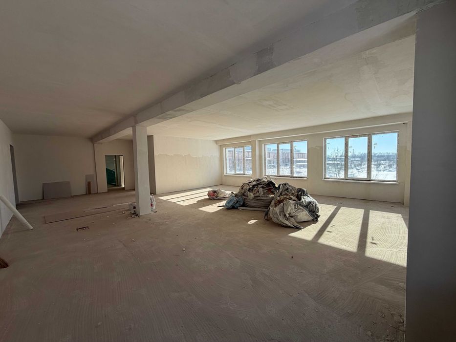 Оренда приміщення 4500 м2 ( можно частинами )