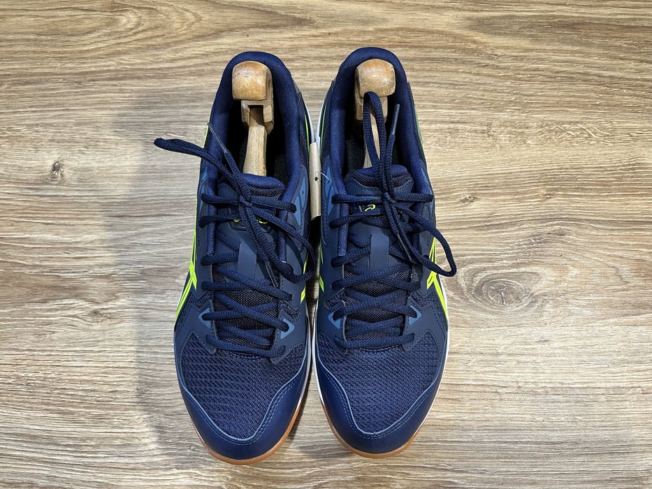 КРОСІВКИ ASICS Men's Gel-Rocket 10 Нові. Розмір 46(29 см.)