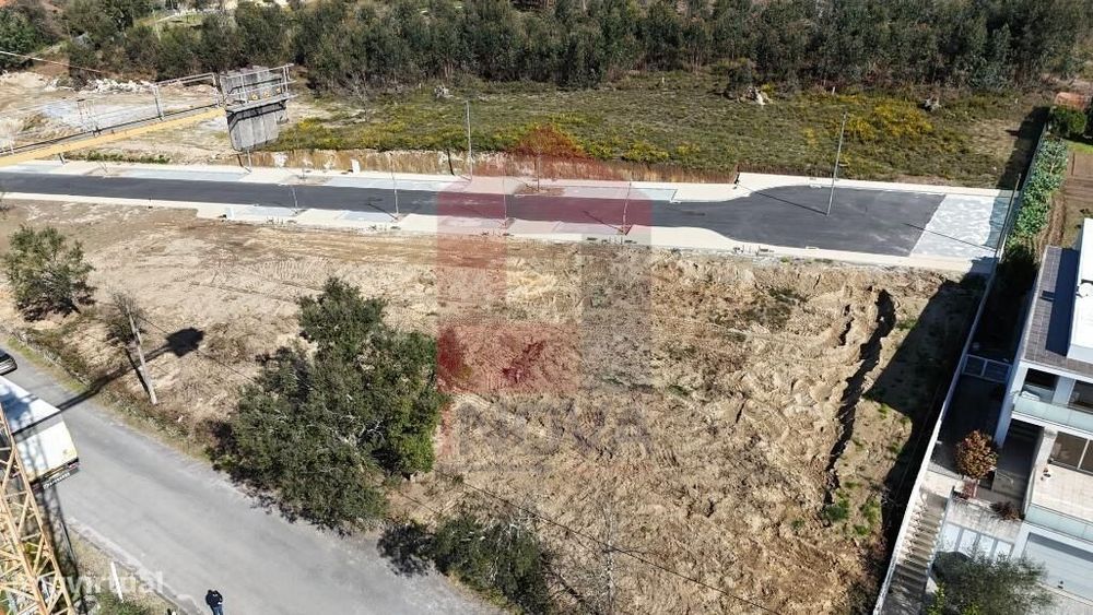 Land for Construction, Loureira