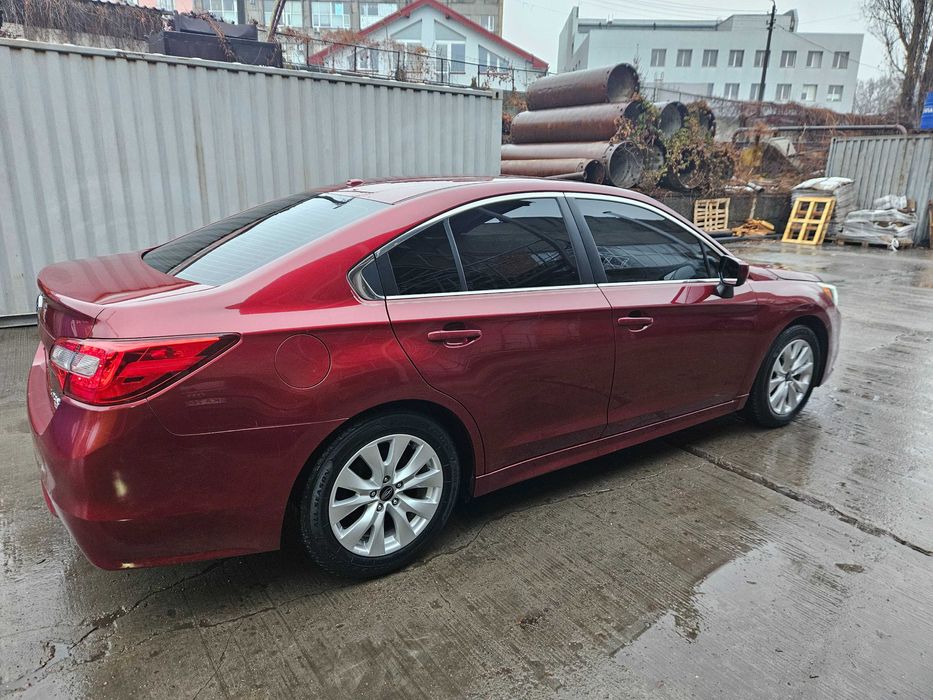 Subaru Legacy 2.5 бензин, АКПП полный привод.