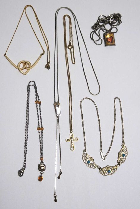 Zestaw łańcuszki naszyjniki ozdobne vintage krzyżyk