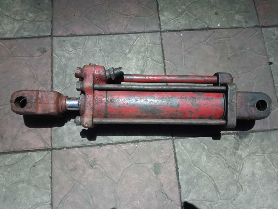 Гідроциліндр Цс 75