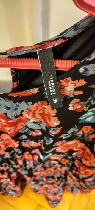 Vestido Tiffosi com padrão floral, tamanho M, como novo