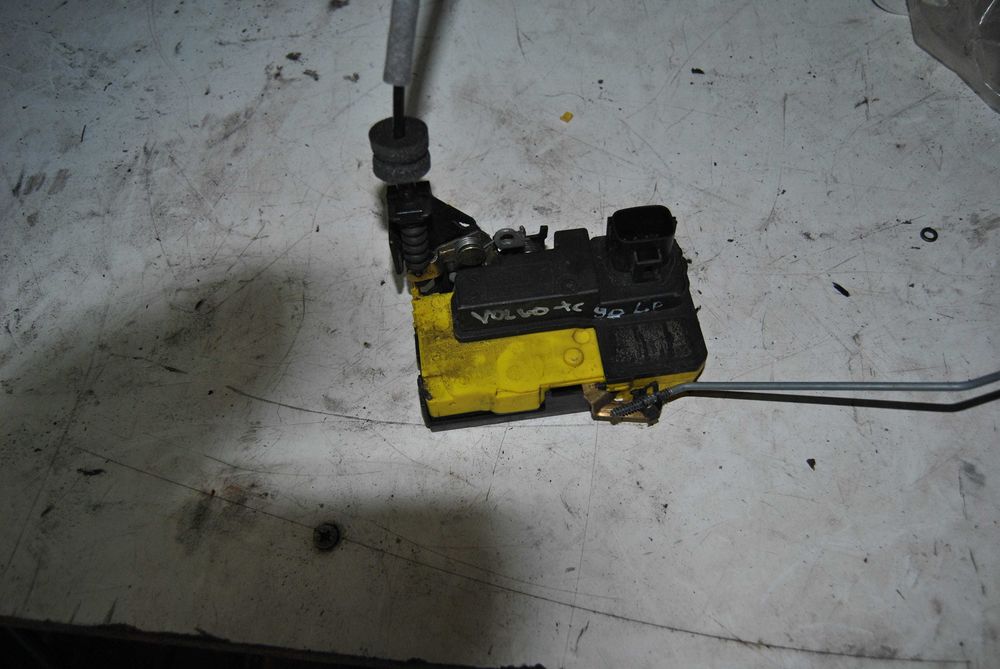 Zamek lewy przód Volvo XC90