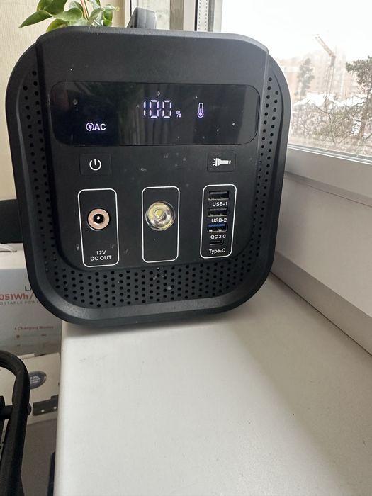 Зарядна станція Blitzwoif 320wh