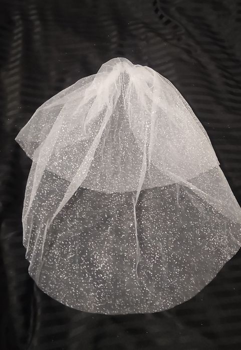 Фата коротка блискуча