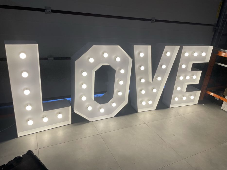 Napis LOVE led dekoracja