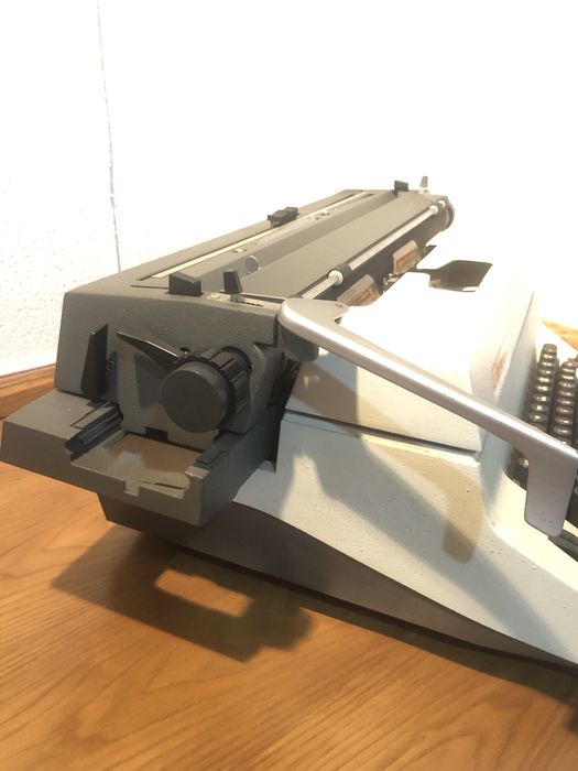 Máquina de escrever - Optima