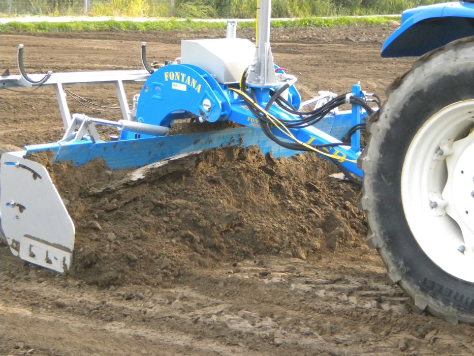 Równiarka Fontana przesuwną okładnicą od 2 do 3 m szerokości